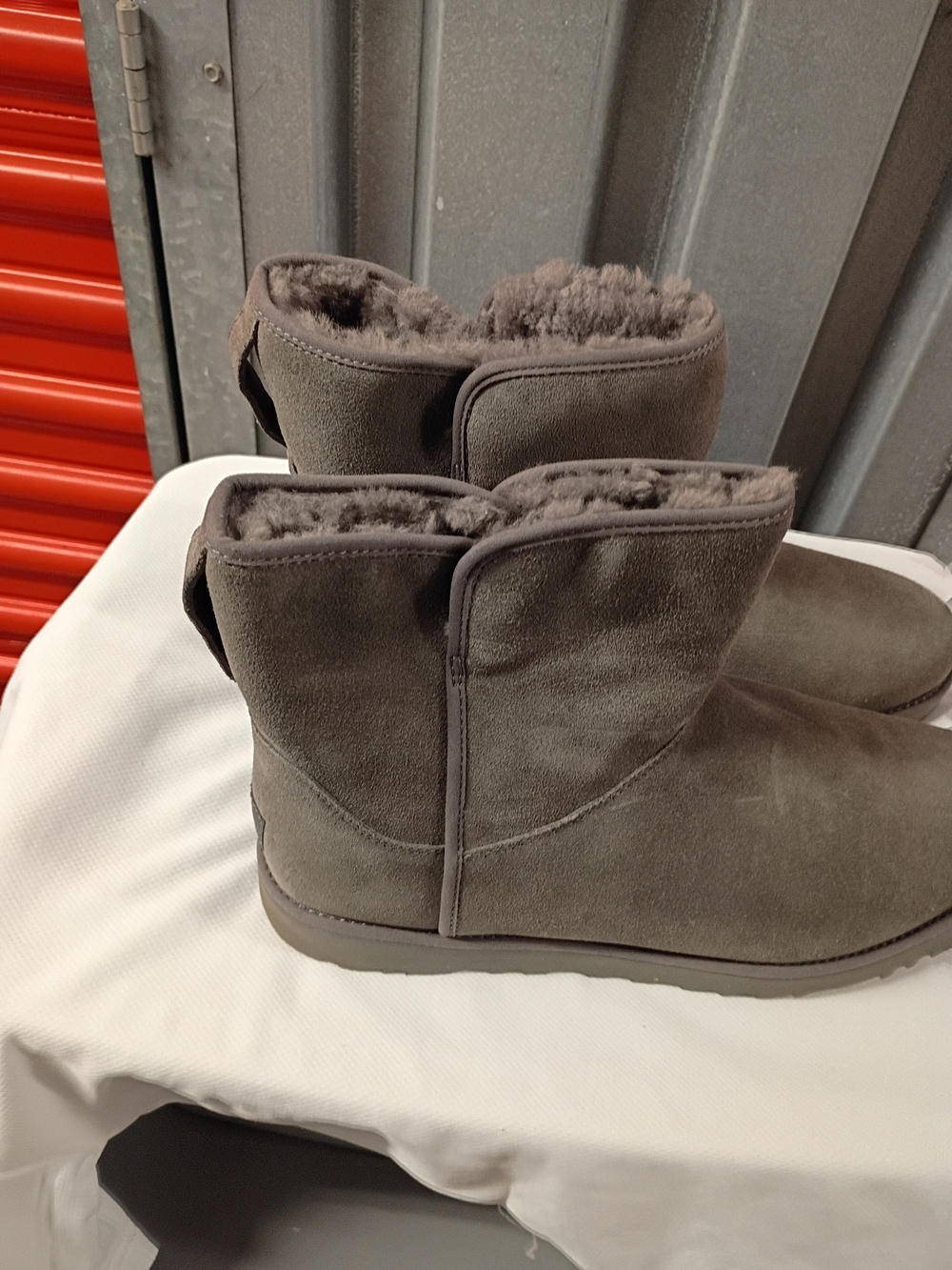 UGG Short Suede Winter Boot - Gray